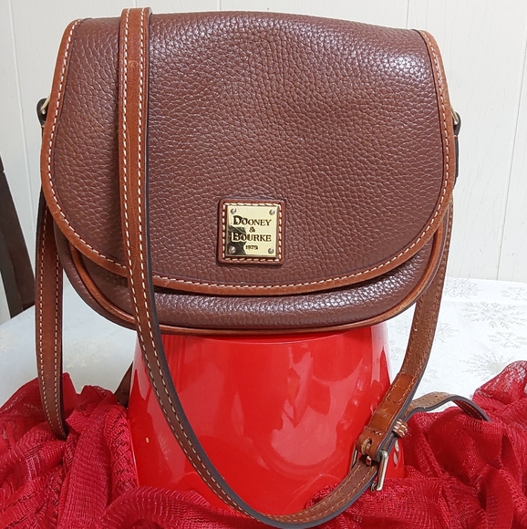 Dooney & Bourke Handbags - New Dooney & Bourke  Florence Pebble grain saddle crossbody
